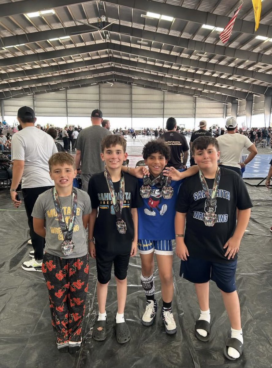🐎Mustangs scrapped in Socorro, NM 🏜️yesterday and came home with medals to show for their hard work! We’re making some progress!

  #HORSEPOWER🐴