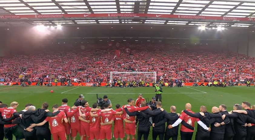 CFC_Addi's tweet image. Why is Liverpool celebrating a draw against Crystal Palace like they won the league?