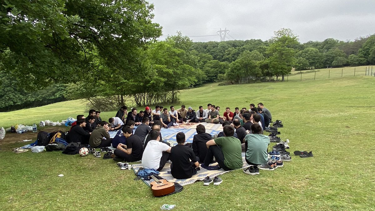 Geleneksel bahar pikniğimizi Kemerburgaz’da gerçekleştirdik.
Finaller öncesi stres attığımız, toprağa bastığımız, muhabbetle dostluğumuzu pekiştirdiğimiz pikniğimize katılan tüm arkadaşlarımıza teşekkür ederiz 🙂🌿