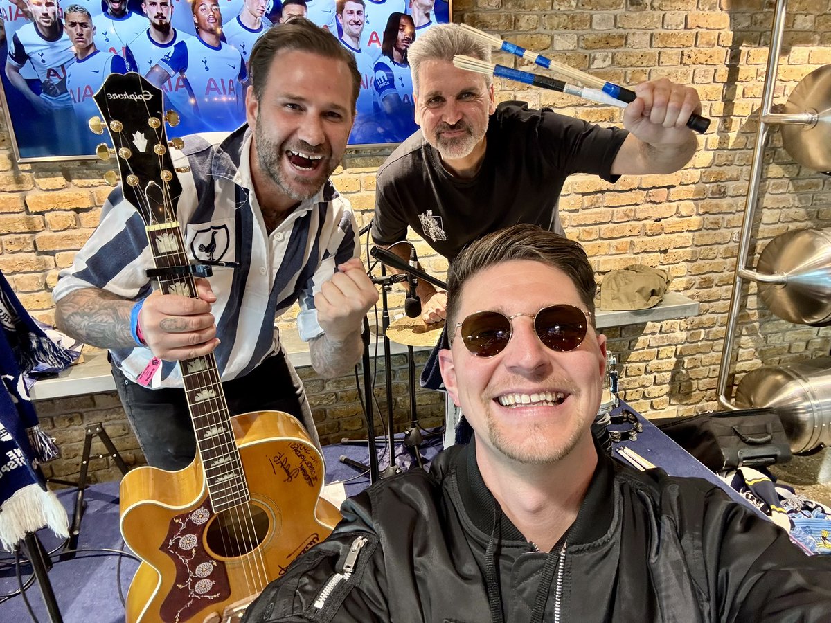 Last game of the season, celebrating with <a href="/thevoiceofspurs/">James Black</a>  

🤍🤍🤍🤍🤍

<a href="/SpursOfficial/">Tottenham Hotspur</a>