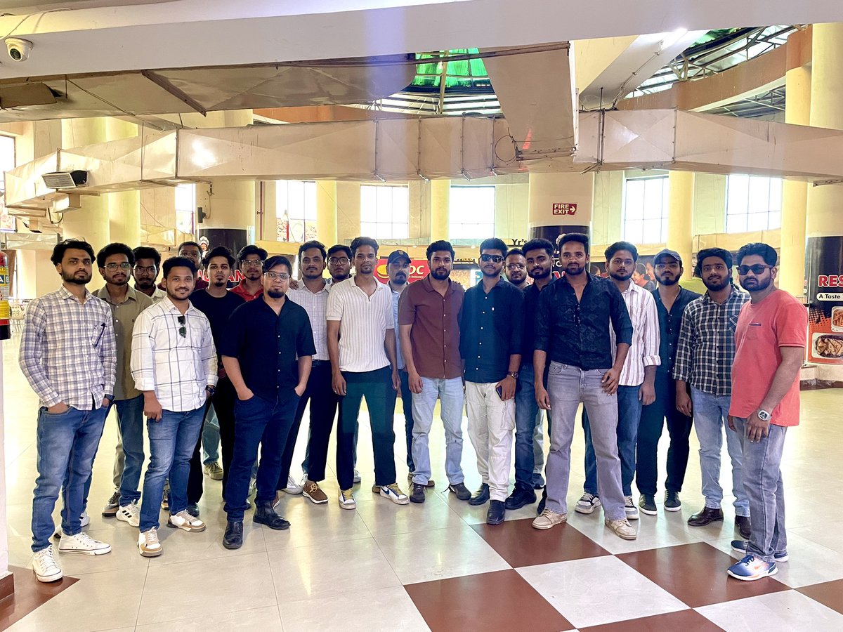 Web3Aligarh's tweet image. Web3 Aligarh just wrapped up the P2Pdotme: Aligarh Edition, and it was a blast!

We booked movie tickets fully on-chain via @P2Pdotme, hung out with amazing people, and shared real convos around Web3.

Crypto x Community x Cinema the future is here!

#p2pdotme #Web3Aligarh