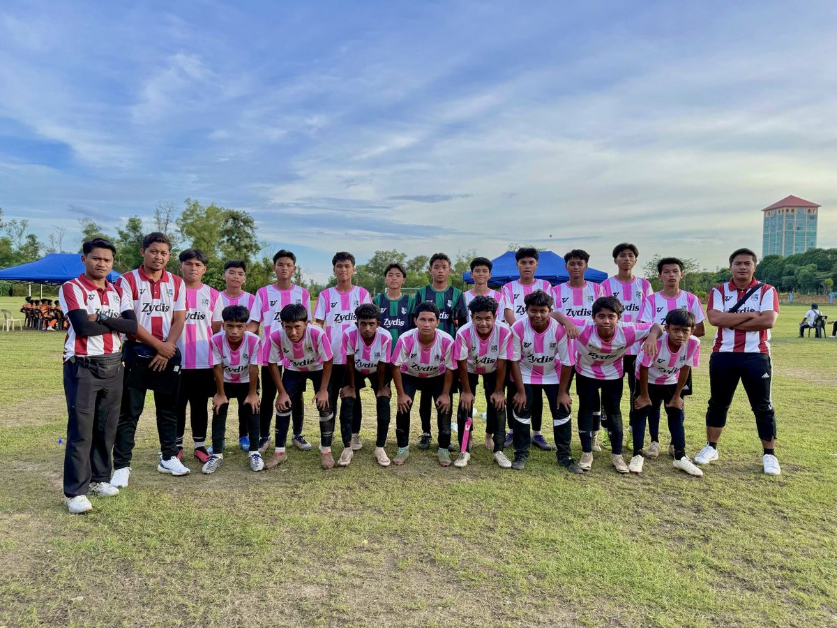 jijoi__'s tweet photo. Ini contoh kalau team bola punya design🫡 https://t.co/jzAfNvKP6U