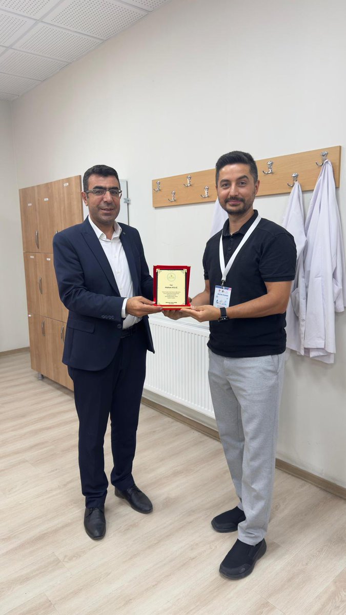 Şair Nabi Ortaokulu Haliliye - Şanlıurfa (@sairnabioo) on Twitter photo Bilim Fuarımızda emek ve özveriyle çalışan proje yürütücümüz ve danışman öğretmenlerimize teşekkür ederiz. <a href="/UrfaValiligi/">T.C. ŞANLIURFA VALİLİĞİ</a> <a href="/hasansildak/">Hasan ŞILDAK</a> <a href="/haliliyegovtr/">Haliliye Kaymakamlığı</a> <a href="/mserkansahin/">Dr. Muhammed Serkan SAHIN</a> <a href="/sanliurfammem63/">Şanlıurfa İl Milli Eğitim Müdürlüğü</a> <a href="/ASultanoglu63/">Asım SULTANOĞLU</a> <a href="/HaliliyeMem/">Haliliye İlçe Milli Eğitim Müdürlüğü</a> <a href="/Mvural63/">Mehmet VURAL</a> <a href="/rac_iper/">Mehmet Sıraç İper</a> Bilim Fuarımızda emek ve özveriyle çalışan proje yürütücümüz ve danışman öğretmenlerimize teşekkür ederiz. <a href="/UrfaValiligi/">T.C. ŞANLIURFA VALİLİĞİ</a> <a href="/hasansildak/">Hasan ŞILDAK</a> <a href="/haliliyegovtr/">Haliliye Kaymakamlığı</a> <a href="/mserkansahin/">Dr. Muhammed Serkan SAHIN</a> <a href="/sanliurfammem63/">Şanlıurfa İl Milli Eğitim Müdürlüğü</a> <a href="/ASultanoglu63/">Asım SULTANOĞLU</a> <a href="/HaliliyeMem/">Haliliye İlçe Milli Eğitim Müdürlüğü</a> <a href="/Mvural63/">Mehmet VURAL</a> <a href="/rac_iper/">Mehmet Sıraç İper</a>