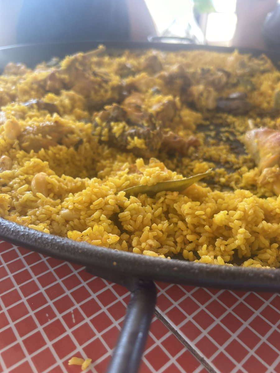 AmoCharca's tweet photo. Paella-Siesta-Llevant In that order! https://t.co/4eRnCnnoaZ