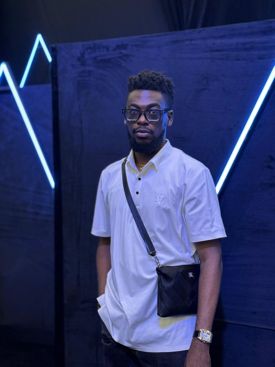 __raymu__'s tweet photo. Happy Sunday Family 🔥🤍
Mic check, vibes check 😁😁— Bringing the heat tonight! 🔥🔥🔥
Are you ready???🚀🚀
You don’t want to miss this!
#RaymuOnIdol #Top10 #BTS #TeamRaymu #NigerianIdol #Rayforthewin #TeamRaymu #VoteRaymu #Raydiants https://t.co/Xs4eKWI9vV
