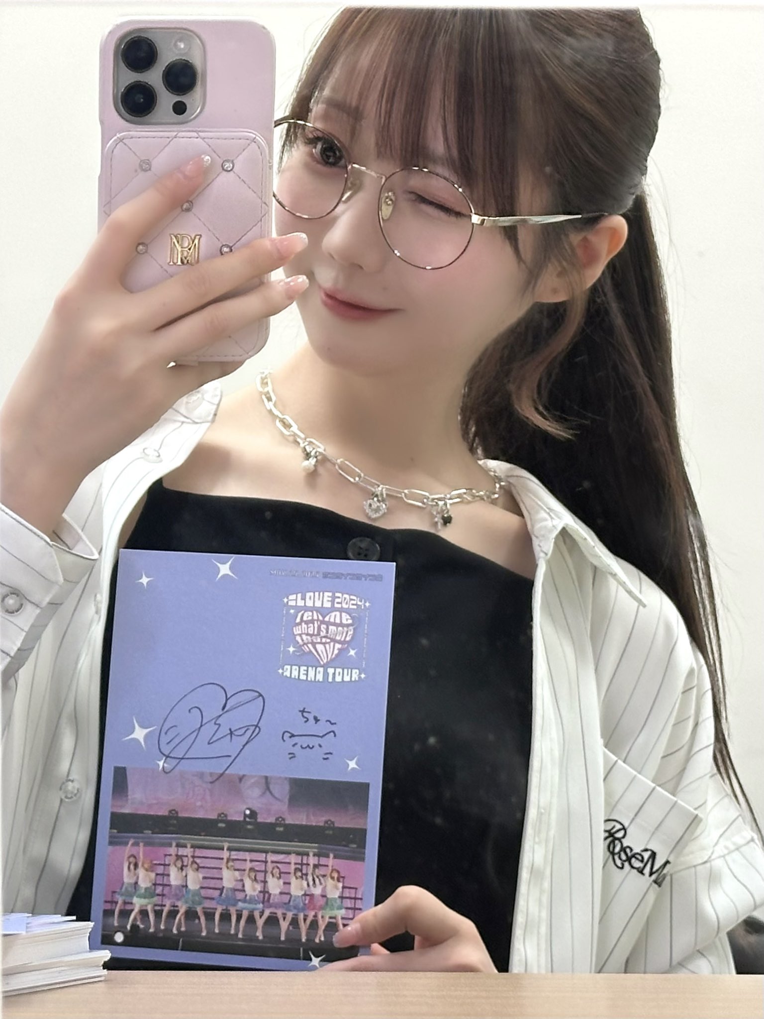 大谷映美里 直筆サイン入り生写真 アリーナツアー2025 = LOVE