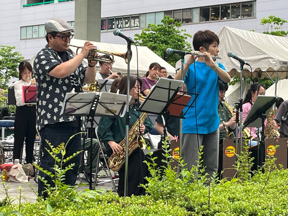 UJO_Jazz's tweet image. 【御礼】
朝の10時半と早い時間帯のステージでしたが、たくさんのお客様にご観覧いただき最高のステージ😆ありがとうございました!最後2曲の客席との一体感は忘れられません!!
#立川いったい音楽まつり
#立川いったい #立川
#名も無きジャズ楽団
#untitledjazzorchestra