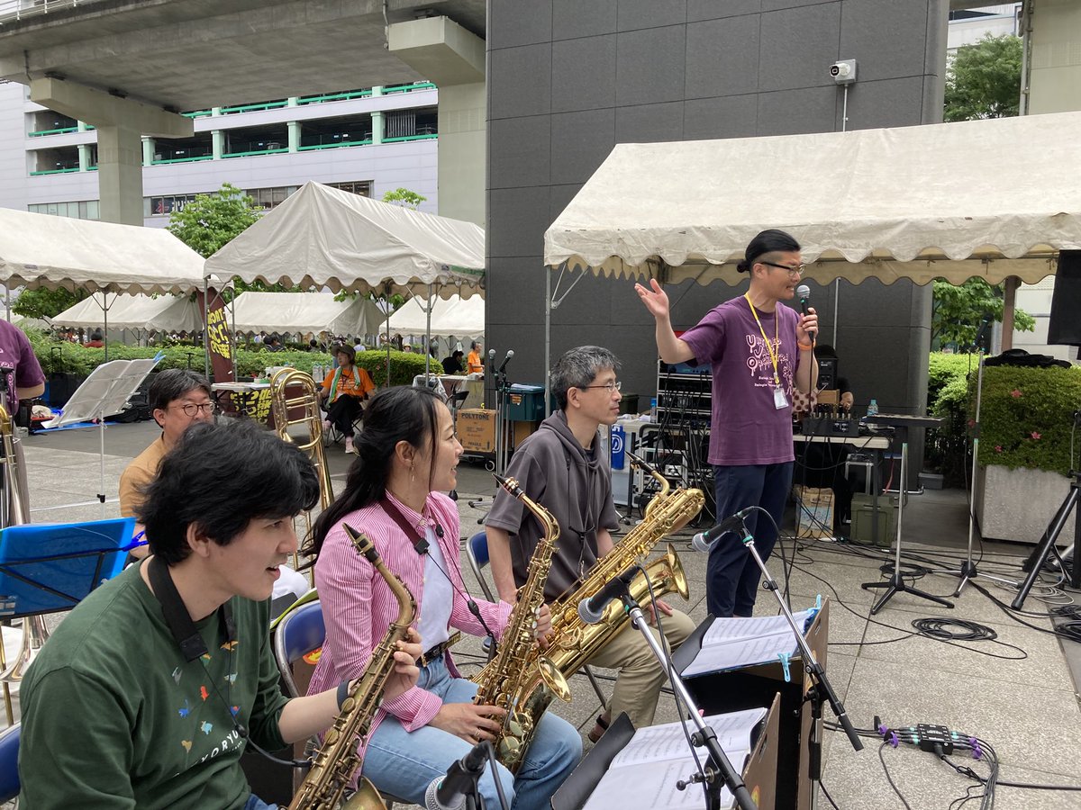 UJO_Jazz's tweet image. 【御礼】
朝の10時半と早い時間帯のステージでしたが、たくさんのお客様にご観覧いただき最高のステージ😆ありがとうございました!最後2曲の客席との一体感は忘れられません!!
#立川いったい音楽まつり
#立川いったい #立川
#名も無きジャズ楽団
#untitledjazzorchestra