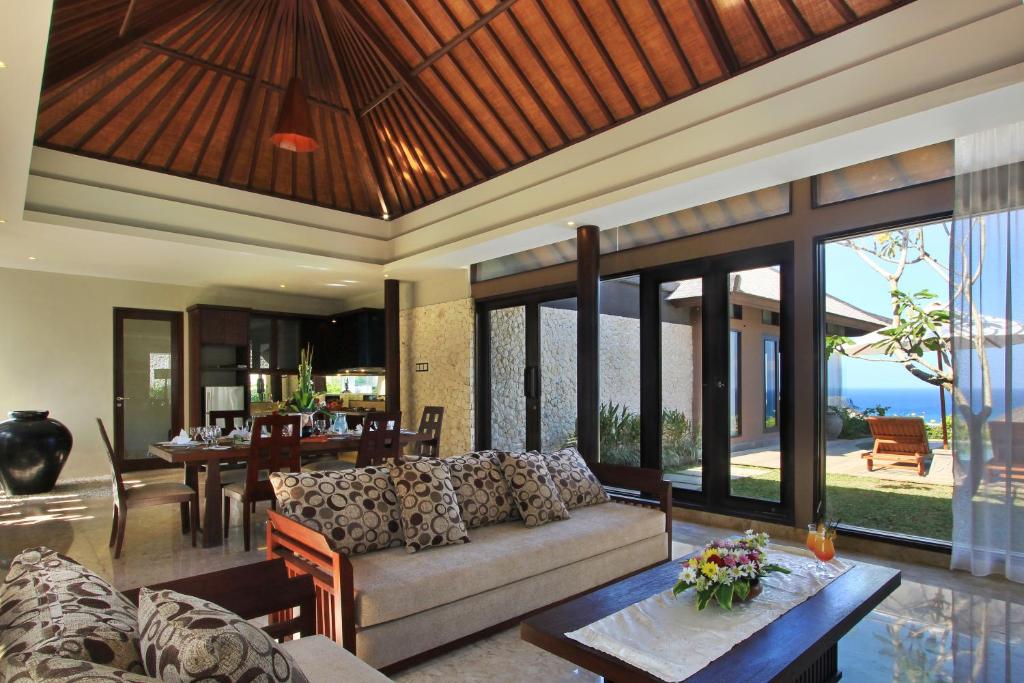 منتجع Ulu Segara Luxury في #بالي #اندونيسيا 🇮🇩
لعشاق الفخامة في بالي بإطلالات ساحرة على المحيط
يتم توفيره من قبلنا بأسعار أقل من مواقع الحجز العالمية
للحجز والإستفسار :
wa.me/+966504244896
#جاكرتا #بالي #بونشاك #باندونق #شهر_عسل #حجوزات_فلل