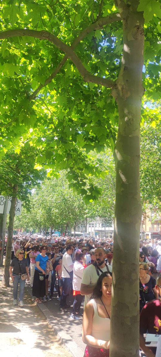 CGTGulla's tweet image. Hoy se ha vuelto a llenar Madrid de dignidad. Defendamos la sanidad pública como una trinchera. #SanidadPública #25Mayo #25M