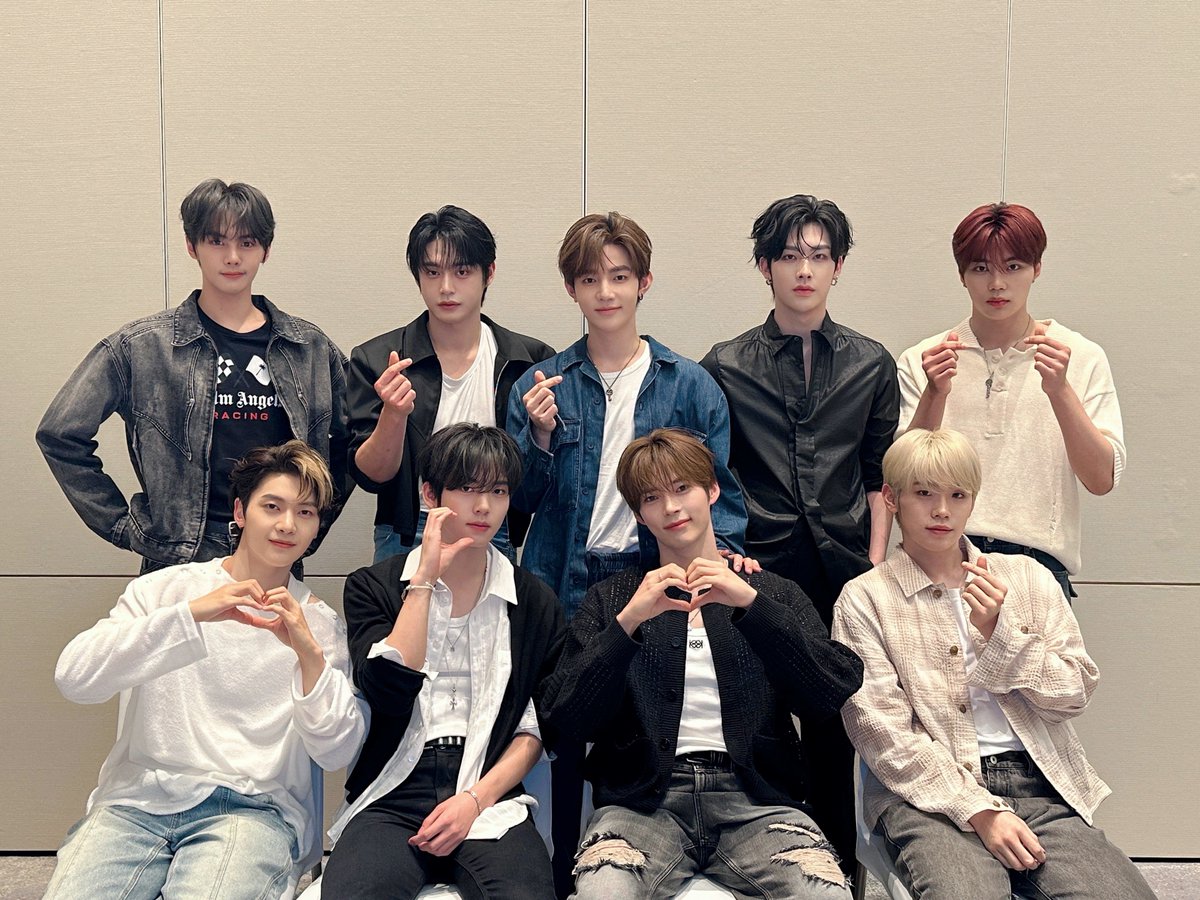 _𝗭𝗘𝗥𝗢𝗙𝗢𝗖𝗨𝗦

제로즈, 이번 주도 함께할 수 있어 행복했어요🩵
我喜欢你。

#ZEROBASEONE #ZB1
#제로베이스원