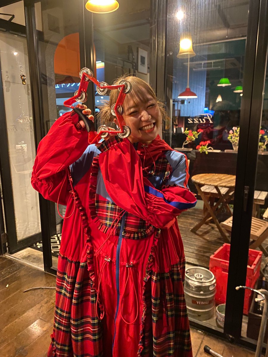 ライブありがとうございました〜！
満員御礼(むしろオーバー)&amp;はじめてのグッズも完売で嬉しかったです🫶🏻
ありがとうございました！またやるね！