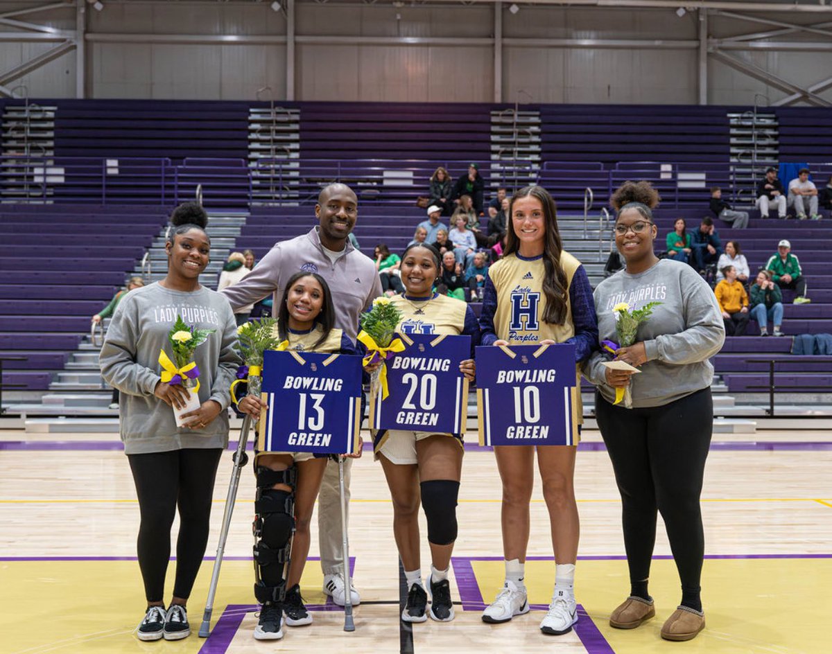 LadyPurpleHoops's tweet photo. It’s graduation Sunday for our Lady Purple Seniors! Class of 2025 go be great! We are so proud of you! https://t.co/FNE6kP5dWR