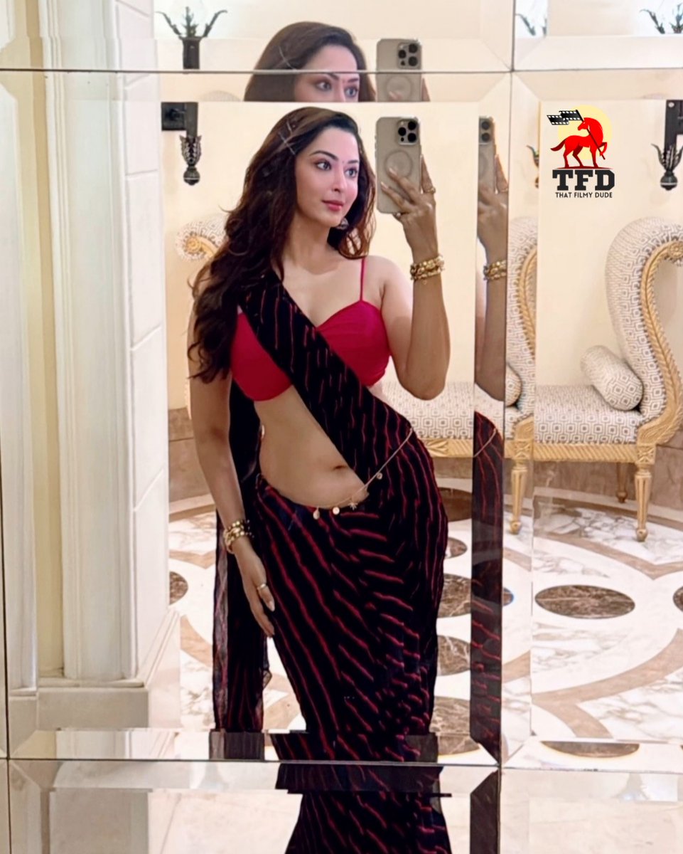 When the #NavelQueen decides to hack your Sunday! 😍💥🔥 

<a href="/Esshanya_/">Eshaanya Mmaheshwari</a>
#EsshanyaMaheshwari #EsshanyaMaheshwariFans #EsshanyaFans #EsshanyaMaheshwariHot #EsshanyaMaheshwariFc #Esshanya #Actress #ActressNavel #ActressHot #sareesofìnstagram #Saree #thatfilmydude