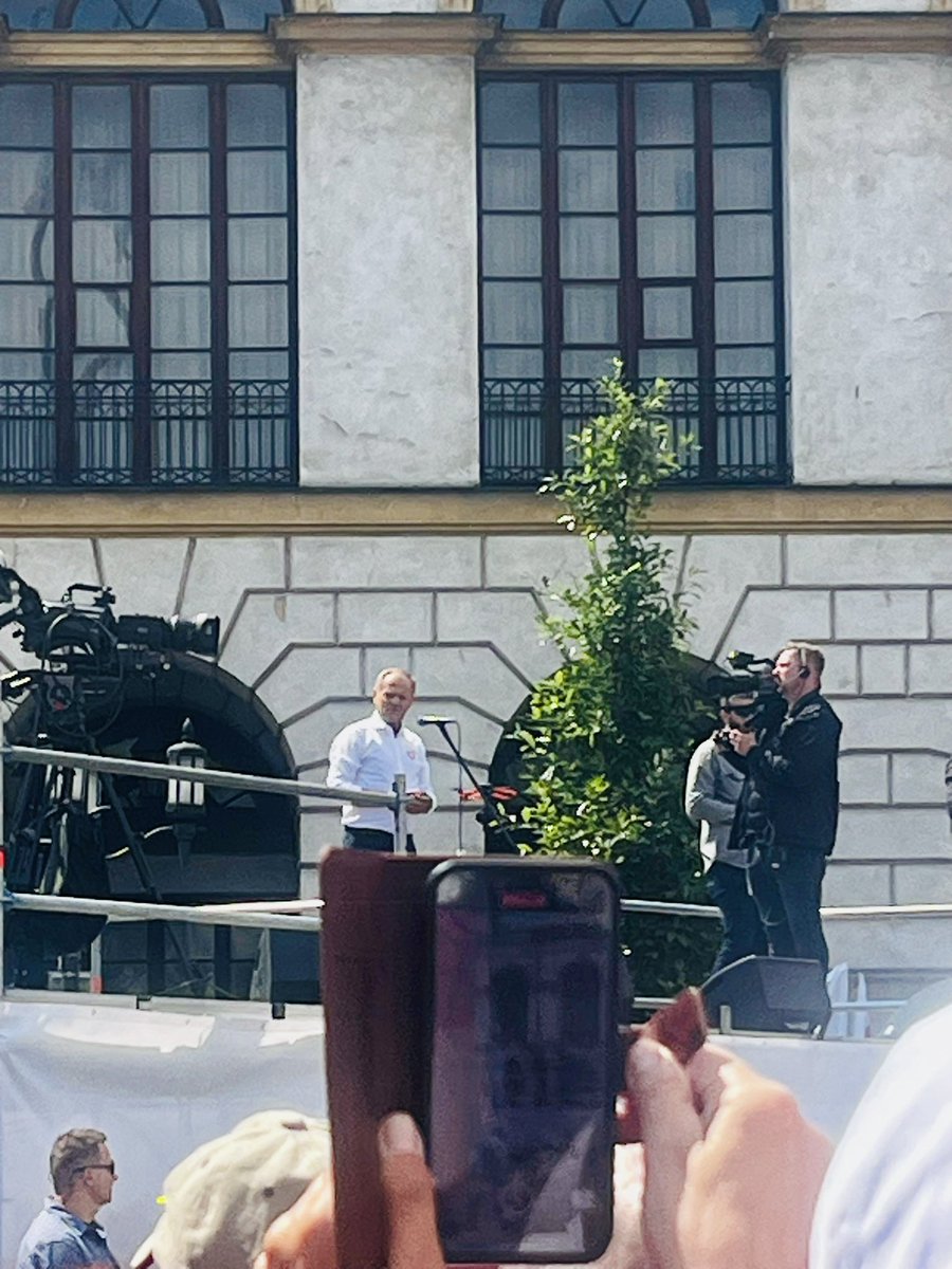 Hundreds of thousands marched in Warsaw today under the white-and-red flag — standing for democracy, rule of law, security, and a united Europe. A powerful show of support for presidential candidate Rafał Trzaskowski. <a href="/trzaskowski_/">Rafał Trzaskowski</a>  #MarszPatriotów #Trzaskowski2025