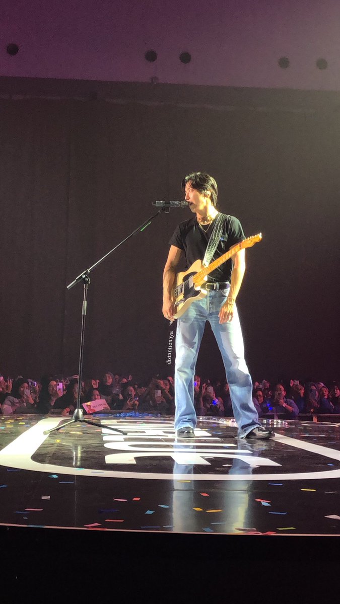 Last year today 🥹 #CNBLUENTITY #JUNGYONGHWA #CNBLUE