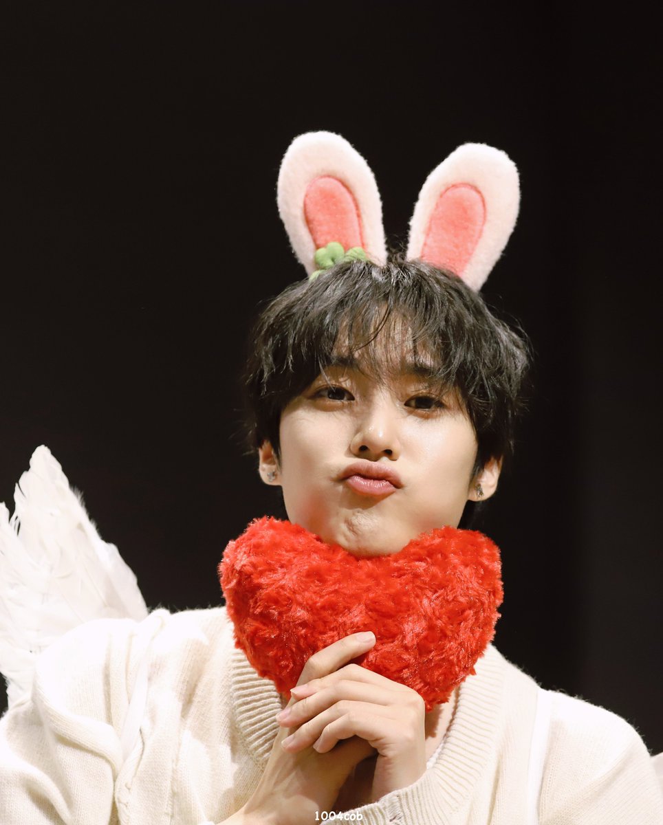 1004cob's tweet photo. 250525  Esther bunny 실물

#제이콥 #Jacob #더보이즈 https://t.co/RWixYTCW8K