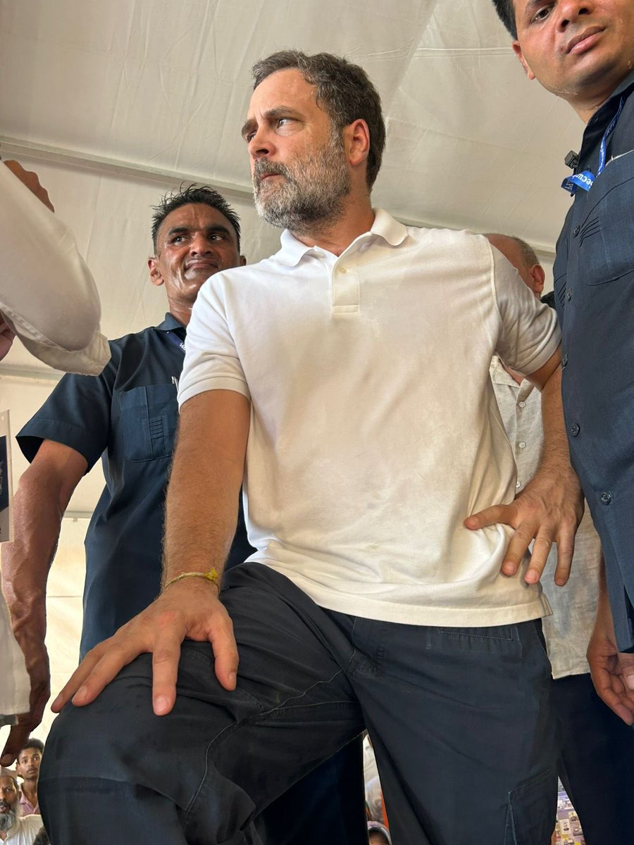 mr_mayank's tweet photo. Rahul Gandhi was right when he called Smita Prakash ‘Pliable Journalist’

BOYCOTT ANI 🚨
SHAME ON SMITA PRAKASH 🤮 https://t.co/FYyJFDDnNO