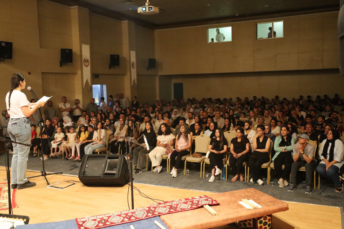 KomeleyaAri's tweet photo. Me bi şahiyekî kêfxweşî Cejna Zimanê Kurdî Pîroz kir. Em bi tevlîbûna hemû sazî û malbatên xwe kêfxweş bûn, spasiya hemû mêvanên xwe dikin🍀

Cejna Zimanê Kurdî Pîroz Be 
Roşanê Ziwanê Kurdkî Pîroz Bo

#statuyakurdîperwerdehiyabikurdî
#cejnazimanêkurdîpîrozbe https://t.co/DnkgZ5L7Fg