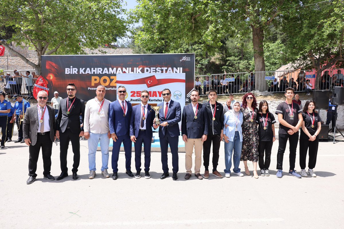 Kaymakamımız Sayın İmran DEMİREL,Belediye Başkanımız Sayın Ali AVAN İlçe Protokolü ve vatandaşlarımızın katılımıyla 25 Mayıs İlçemizin düşman işgalinden kurtululuşunun 105. Yıldönümü coşku ile kutlandı.