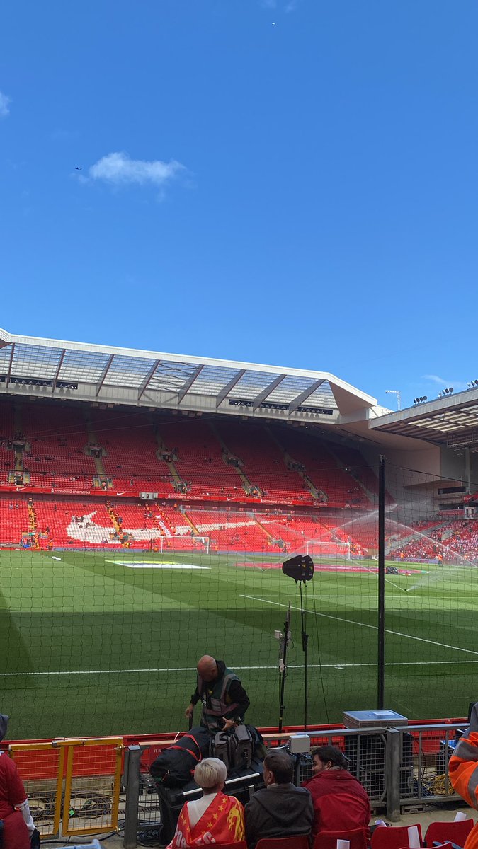 ALfc08's tweet image. Good to be back ✊🏻🔴