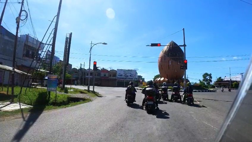 ardhany90's tweet photo. perjalanan dari banda aceh menuju takengon, aceh tengah, melalui sigli (kota dgn tugu belinjo), bireuen, blangrakal, dan singgah di galeri kopi indonesia,
jarak tempuh sekitar 318km https://t.co/g3mvXaUKqD
