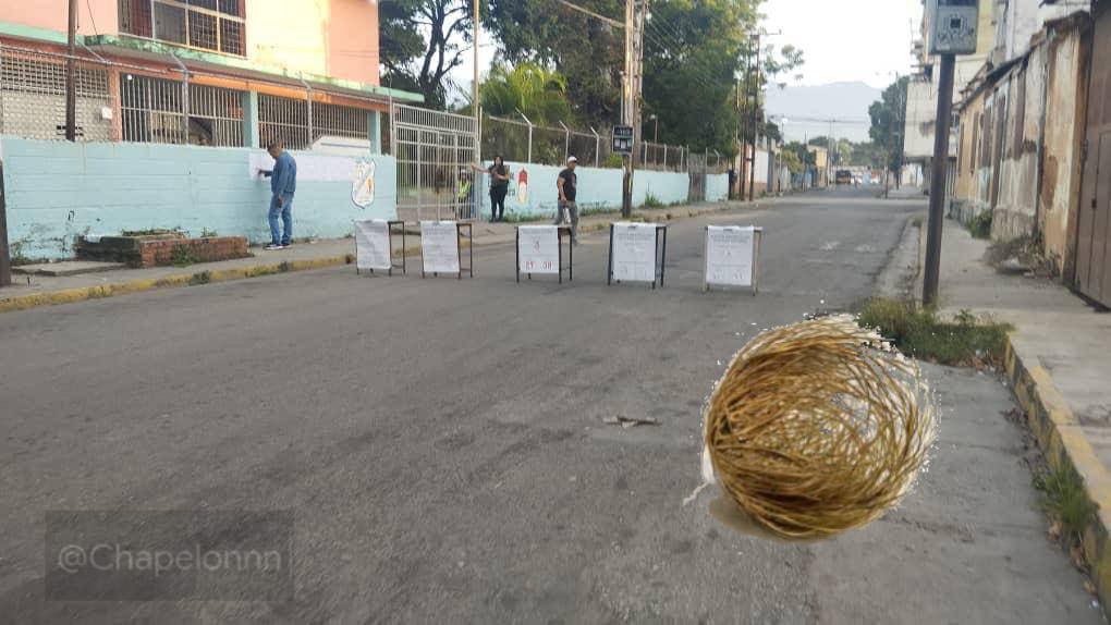 Chapelonnn's tweet image. Centros de votación a esta hora y durante todo el día de hoy.

#HoyNoSeVota
#No
#25M
#28JSeRespeta