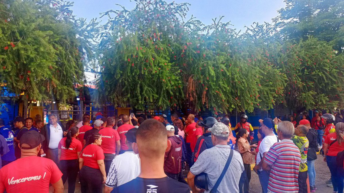 ElNecio_Cuba's tweet photo. 🇻🇪 AHORA: así están los centros de votación en Venezuela. Se desarrolla la jornada para elegir gobernadores, diputados/Asamblea Nacional y miembros de los consejos legislativos.

📸 Fotos en este momento en:

📍La Guaira
📍Coro (Falcón)
📍Tinaquillo (Cojedes)
📍Trujillo https://t.co/LahRrHy6bU