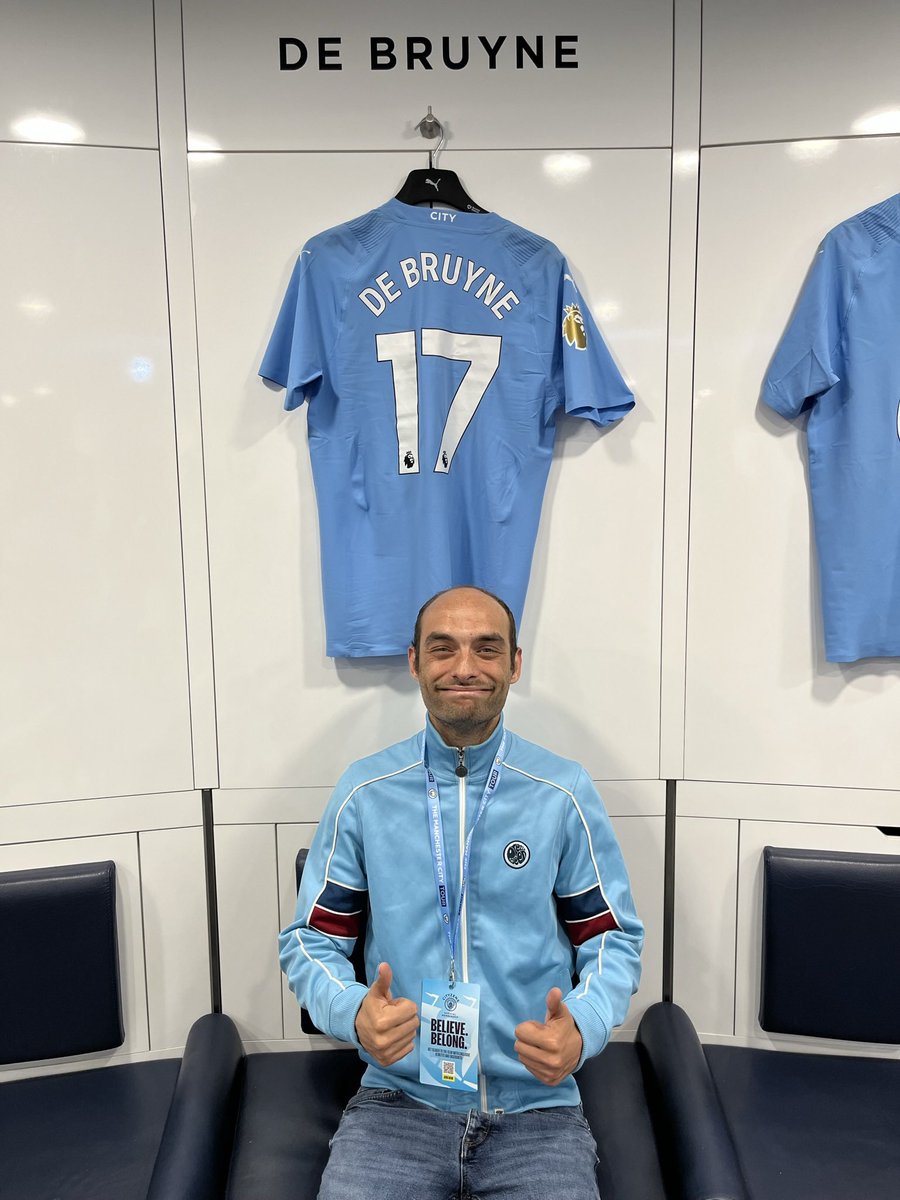 stevengidwaney's tweet image. What a picture to come up in my memories today!
An honour to sit in this man’s seat!
OH KEVIN DE BRUYNE! 💙
@KevinDeBruyne @ManCity