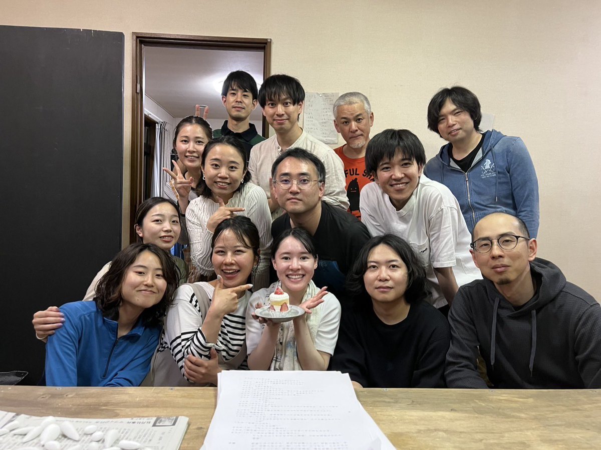 BerryVillage96_'s tweet photo. 本日0時より劇団いいのか・・・？第8回公演「係長の、メディカルタイムアウト」のチケット予約が始まります🎫
今回いいのかの新入劇団員を迎え新作となっております💖沢山のご来場お待ちしてます。
黒坂実里扱いでのフォームはこちらからになるのでご予約お待ちしております☀️ https://t.co/vLtc3MXJTM https://t.co/tmdXeSMEI0