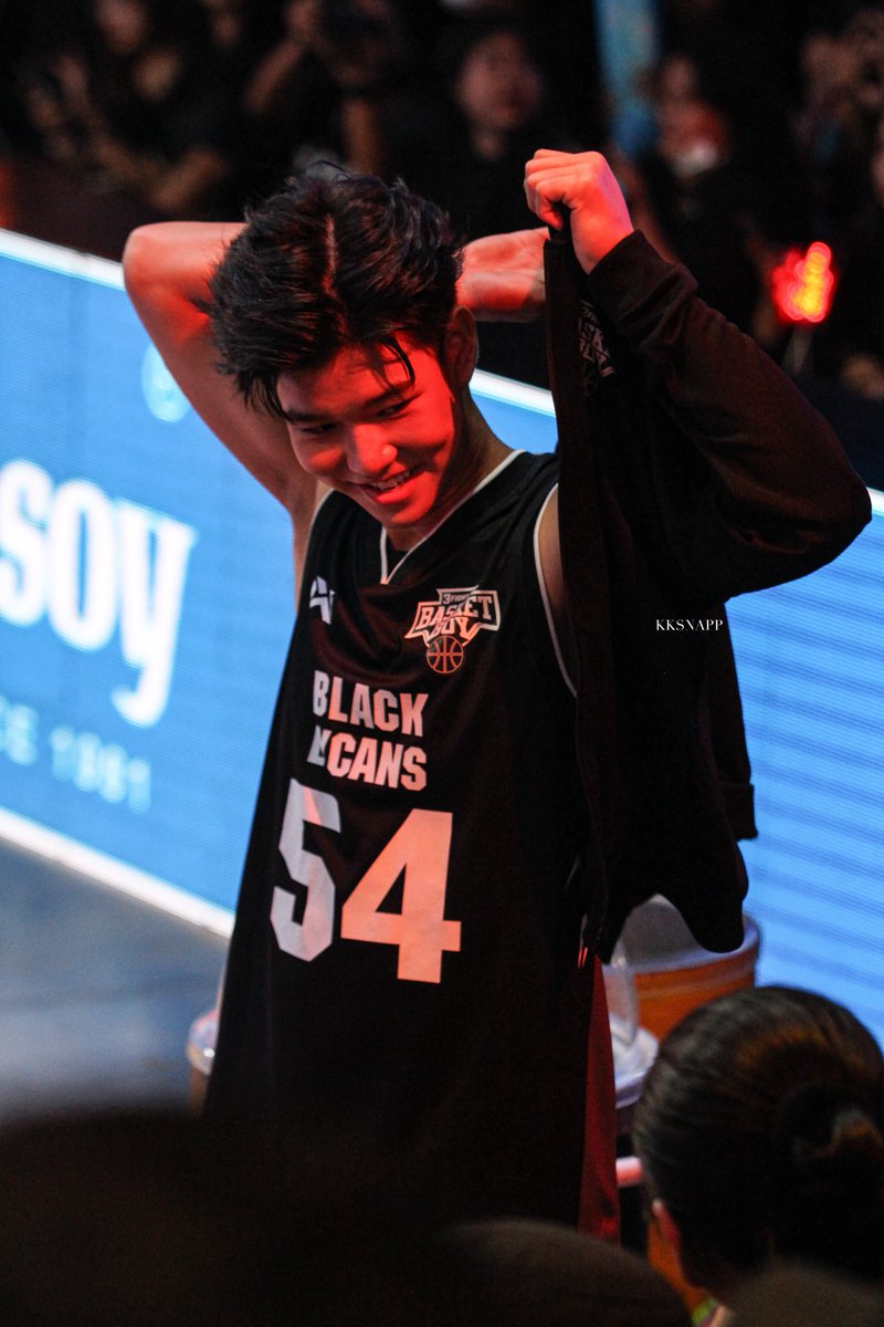 _KKSNAPP's tweet photo. เห้อ หล่ออ่ะ😭

@V_Winner2550 
#WINNERvorasorn
 #3fight3basketboy https://t.co/htARXv1ZOf