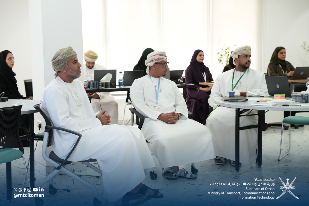mtcitoman's tweet photo. بهدف تقييم سياسات التشغيل والإحلال والتعمين في مهن تقنية المعلومات؛ نظمت الوزارة حلقة عمل بعنوان "التحليل الاستكشافي لفرص وتحديات التشغيل في قطاع تقنية المعلومات" بمشاركة أعضاء لجنة حوكمة التشغيل، وأكاديميين من مؤسسات تعليمية، وممثلين من القطاع الخاص، وباحثين عن عمل.

وتم خلال الورشة الاطلاع على أحدث البيانات الإحصائية ومناقشة المقترحات والمبادرات التي تساهم في إيجاد حلول جذرية للباحثين عن عمل في قطاع تقنية المعلومات 👨‍💻