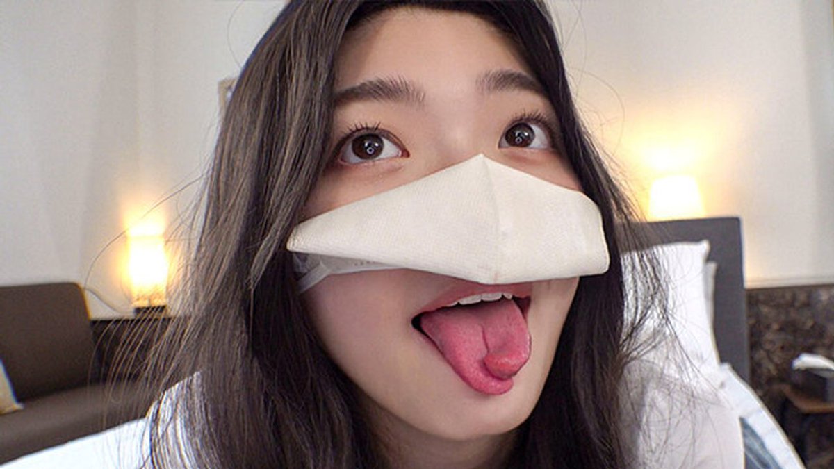 스플릿 텅 매력적이야..