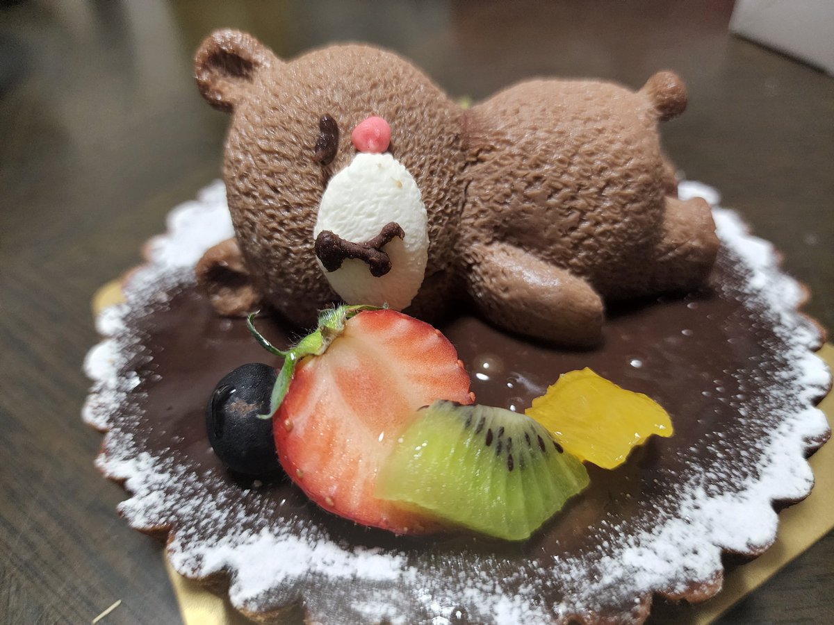 タルトコグマネテルヤンとチーズケーキとチョコケーキです。 クマ