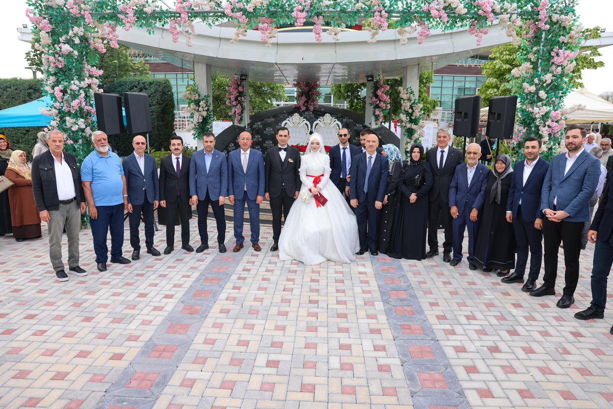 25.05.2025 💍

Bugün hemşehrilerimizin bu özel günde yanlarında olarak mutlu anlarına şahitlik ettik.

• Öztürk ve Yarmalı Aileleri’nin evlatları Melisa ile Ömer Yılmaz’ın,

• Çolak ve Koçyiğit Aileleri’nin evlatları Nisanur ile İlyas’ın,

• Çetiner ve Karataş Aileleri’nin