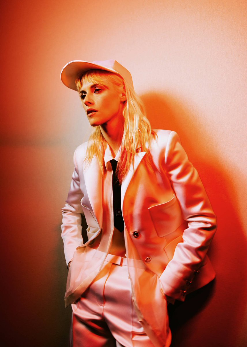 Kristen Stewart fotografada em Cannes para o jornal Libération 🤍