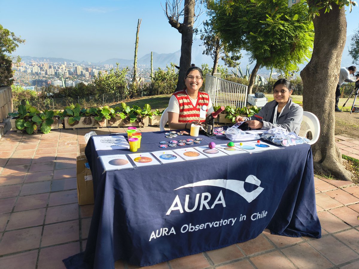 Interested in some astronomy related activities? Come visit us at the <a href="/NOIRLabAstro/">NOIRLab</a> stall <a href="/CalanCerro/">CerroCalán</a> and get a button! #DiaDeLosPatrimonios