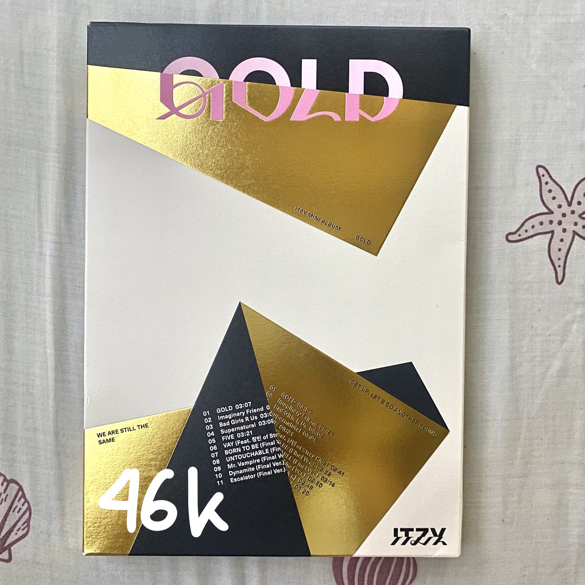 sewyindu's tweet photo. wts album only itzy gold lfb ina

photobook, cd, postcards, id set

⩩ dom jkt
⩩ not for sensi condi
⩩ price incl packing &amp; 🍊 fee

t. want to sell https://t.co/U5l42OF6Sn