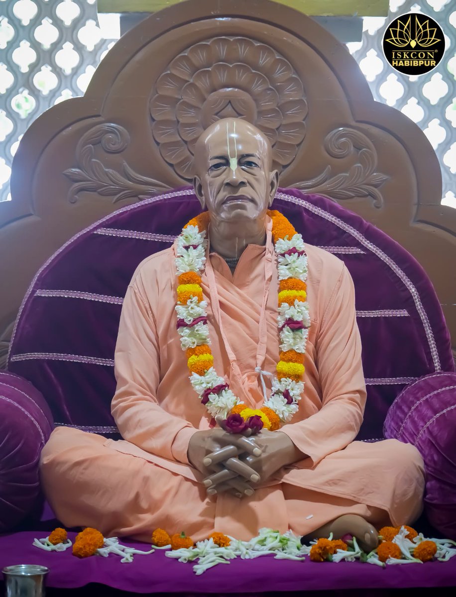 ISKCONHabibpur's tweet photo. 💙𝑯𝒂𝒓𝒆 𝑲𝒓𝒊𝒔𝒉𝒏𝒂💙
𝑇𝑜𝑑𝑎𝑦'𝑠🙏𝐷𝑎𝑟𝑠ℎ𝑎𝑛𝑠

✿𝑺𝒓𝒊 𝑺𝒓𝒊 𝑹𝒂𝒅𝒉𝒂 𝑴𝒂𝒅𝒉𝒂𝒗
✿𝑱𝒂𝒈𝒂𝒏𝒏𝒂𝒕𝒉 𝑩𝒂𝒍𝒂𝒅𝒆𝒗 𝑺𝒖𝒃𝒉𝒂𝒅𝒓𝒂
✿𝑮𝒂𝒖𝒓-𝑵𝒊𝒕𝒂𝒊,𝑺𝒓𝒊𝒍𝒂 𝑷𝒓𝒂𝒃𝒉𝒖𝒑𝒂𝒅𝒂

🏵️25May'25🏵️

#ISKCON #SrilaPrabhupada #SanatanDharma #harekrishna #God https://t.co/aYpfCKIHEX
