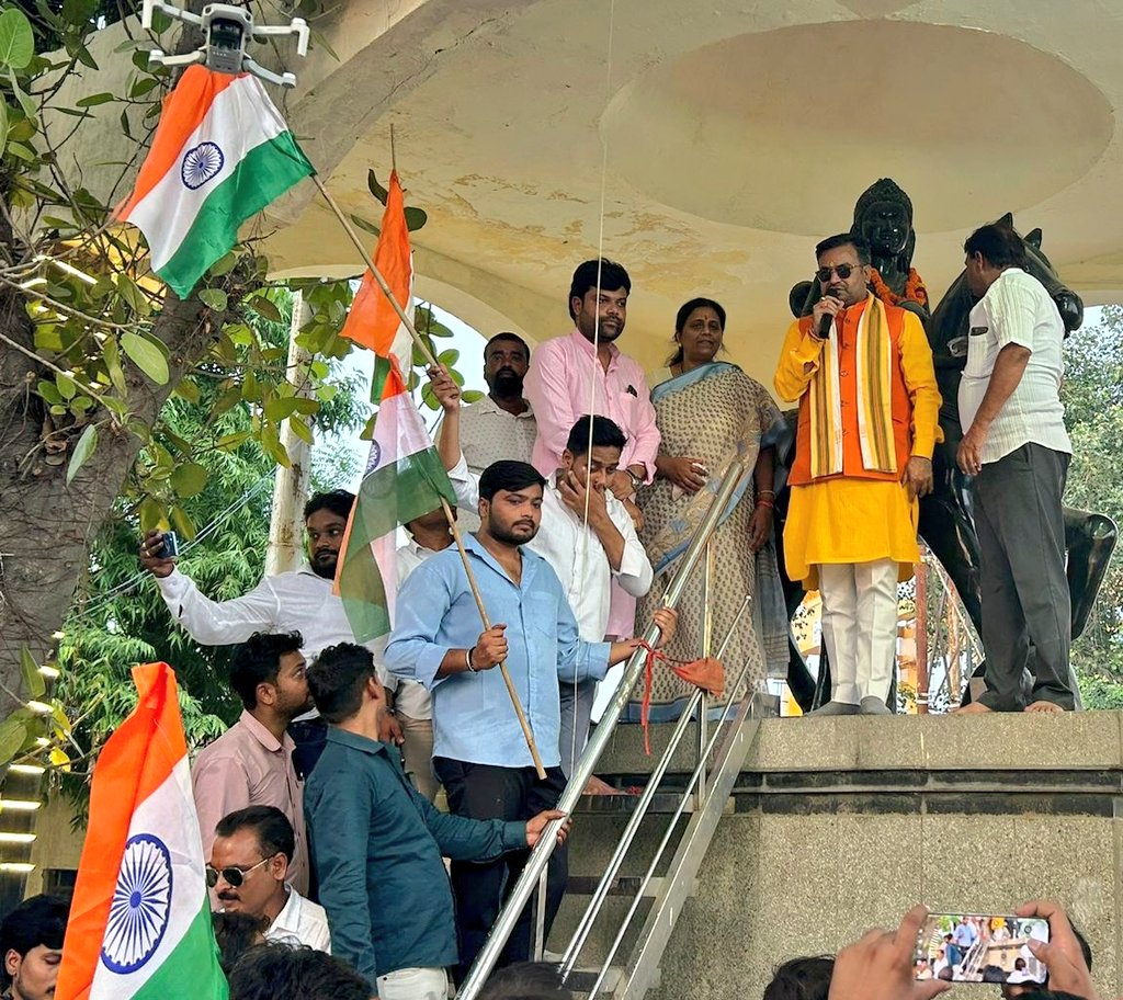 आज कानपुर उत्तर जिले के नारामऊ मंडल द्वारा #OperationSindoor की सफलता और भारतीय सेना के पराक्रम और सम्मान में अयोजित "शौर्य तिरंगा यात्रा" में रहना हुआ।

#BharatMataKiJai
#VandeMataram