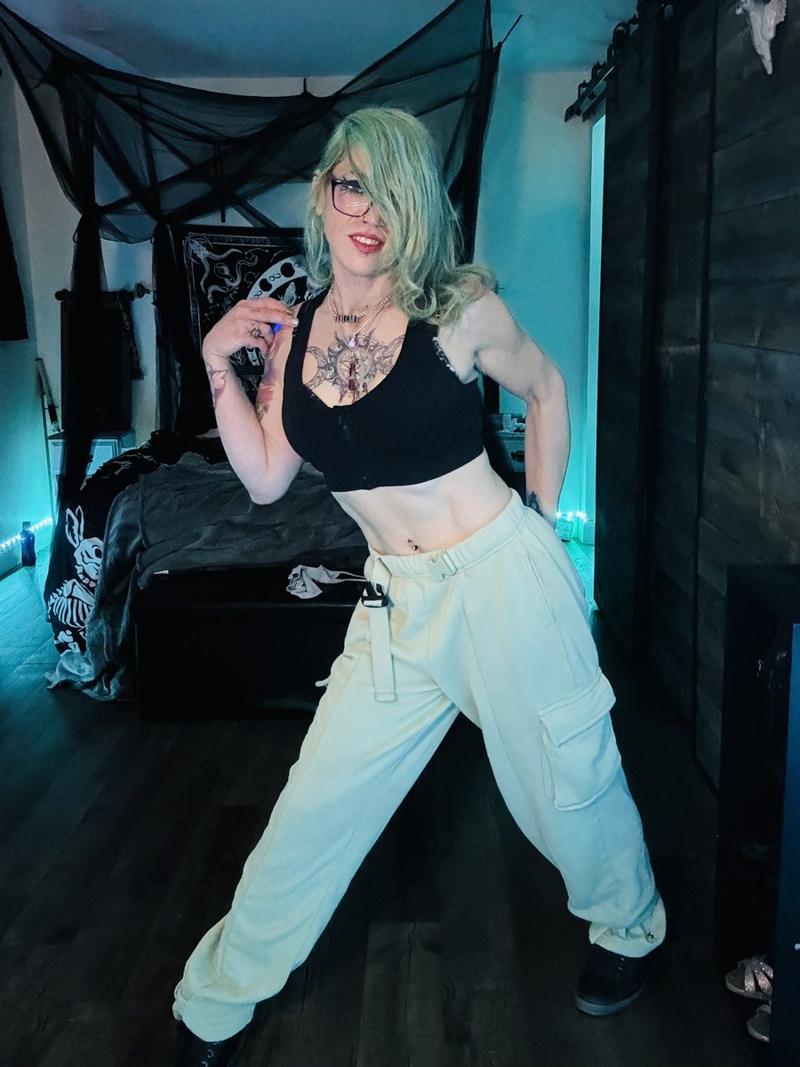 ts_miss_ino's tweet photo. When posing doing the statue ainโt the only way to strike a good shot. Fluidity and continuity often do wonders ๐ธโจ#modeling #posing #posingtips #photography #trans #tgirl #transmodel https://t.co/yyPt38o14l