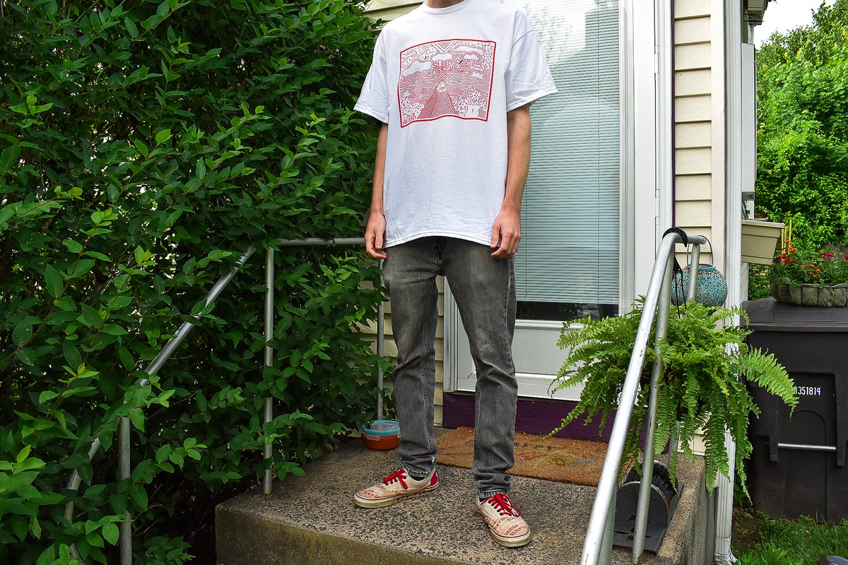 SleepyDesign's tweet image. It's been a while since I started, this is definitely one of my favorite shirts of all time.

#sleepy #tshirts #GraphicDesign