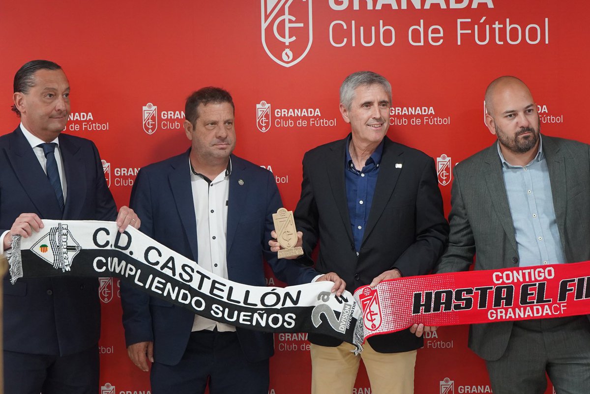 CD Castellón (@cdcastellon) on Twitter photo 🏢 Nuevo acto de Viajes de Encuentro <a href="/LaLiga/">LALIGA</a> en el palco del Nuevo Los Cármenes con representantes de la competición, del <a href="/GranadaCF/">Granada CF ❤️⚪️</a>, <a href="/CDCastellon/">CD Castellón</a>, <a href="/AficionesUnidas/">Aficiones Unidas</a> y del Ayuntamiento de Granada
🤝 ¡A disfrutar de un gran partido!
#PPO👂 🏢 Nuevo acto de Viajes de Encuentro <a href="/LaLiga/">LALIGA</a> en el palco del Nuevo Los Cármenes con representantes de la competición, del <a href="/GranadaCF/">Granada CF ❤️⚪️</a>, <a href="/CDCastellon/">CD Castellón</a>, <a href="/AficionesUnidas/">Aficiones Unidas</a> y del Ayuntamiento de Granada
🤝 ¡A disfrutar de un gran partido!
#PPO👂