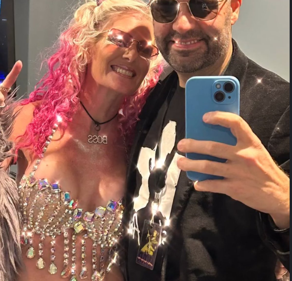 pollypocketmwa's tweet image. 🚨ATTENTION🚨 @lisa_weintraub_ has dyed her hair back to pink, similar to @TrashyAnnie44 showing their collective mothership!! Do I smell a collab incoming? #Survivor49 #Survivor48 #BB26 #bb27