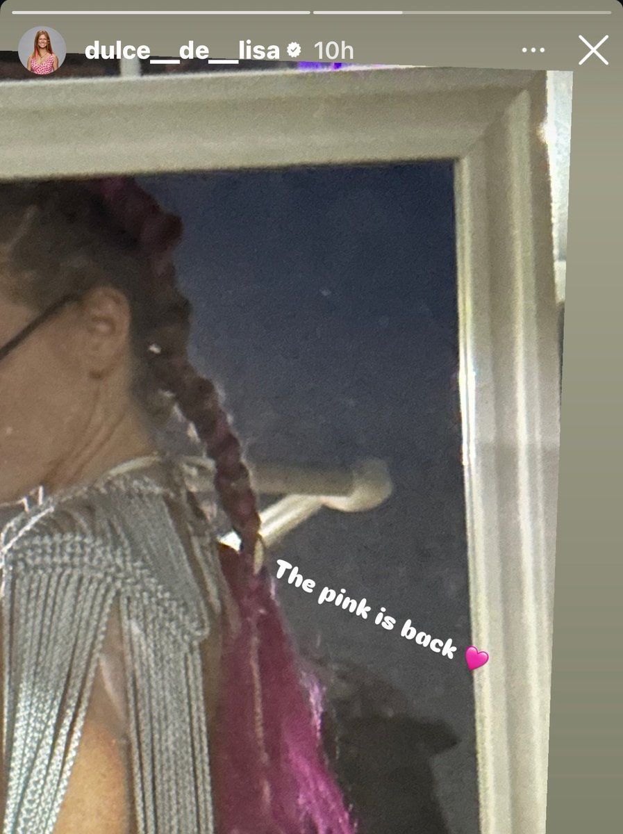 pollypocketmwa's tweet image. 🚨ATTENTION🚨 @lisa_weintraub_ has dyed her hair back to pink, similar to @TrashyAnnie44 showing their collective mothership!! Do I smell a collab incoming? #Survivor49 #Survivor48 #BB26 #bb27