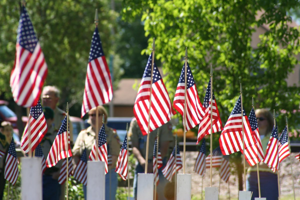 We invite you to explore our #MemorialDay resource page as we commemorate the lives and experiences of American veterans. It includes primary source documents, lesson plans, conversations with historians on Book Breaks and Inside the Vault, and more. ow.ly/T8VA50VYq4h