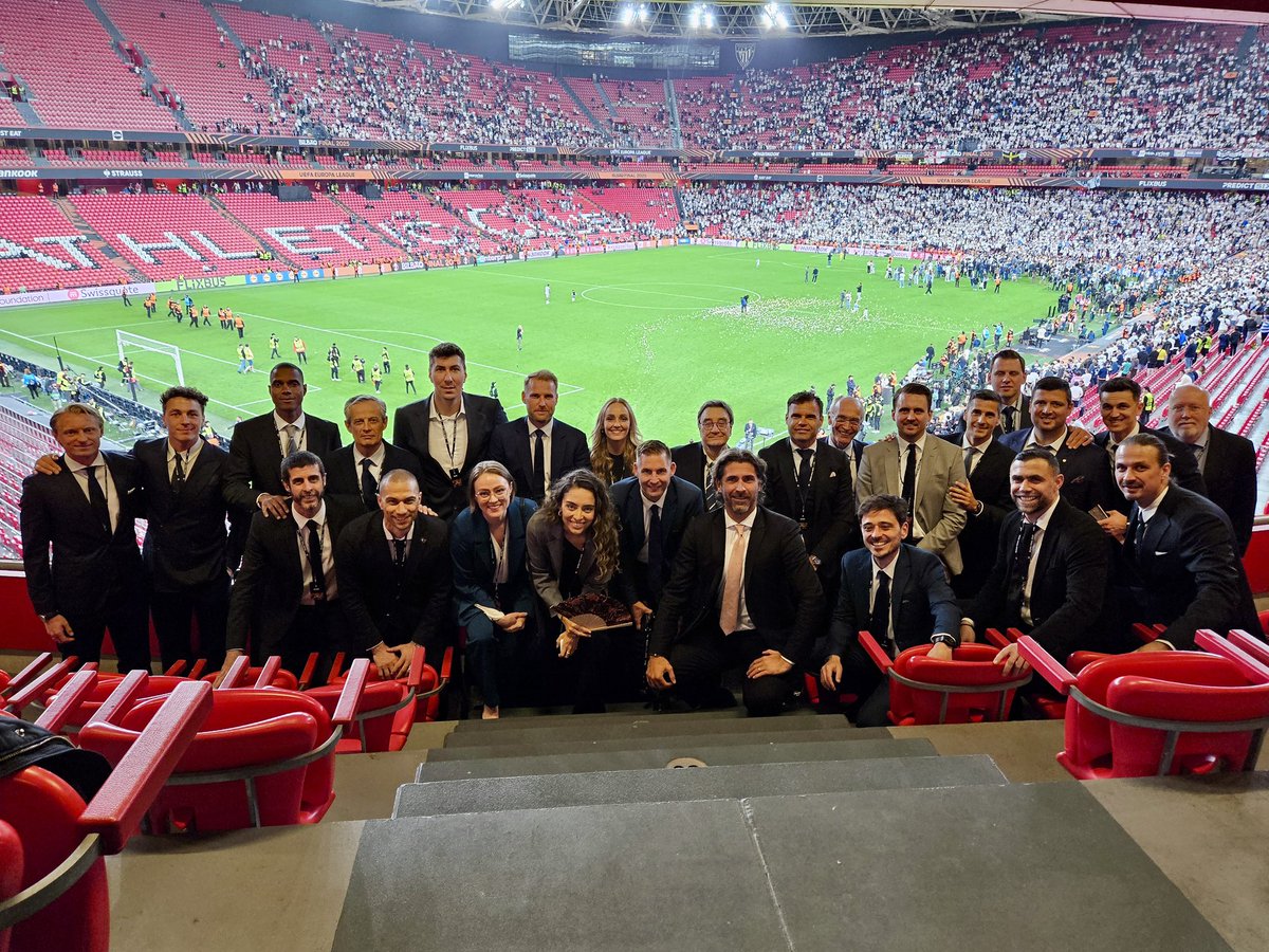 AndreasBeck87's tweet photo. 📚UEFA MIPI5 in Bilbao 🇪🇸 

We have been called for the final thesis defense (Viva Voce) for our Executive Master for International Players.

After two years of study and research, it was time to present my work in front of representatives from @UEFA Academy, @FIFPRO and the universities of @CDESLimoges and @BirkbeckUoL

I enjoyed defending my analysis and implementation of a multi-club ownership setup from a German and European perspective.

Overall, it was a rewarding experience and a steep learning curve. One final "last dance" awaits us in Rio de Janeiro 🇧🇷 with our outstanding UEFA MIP|5 group before we graduate in October.