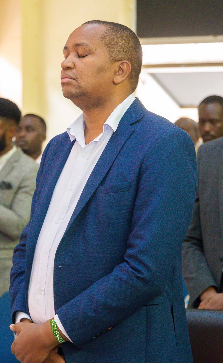 Today <a href="/ChelseaFC/">Chelsea FC</a> has to win. Otherwise I am moving to <a href="/NFFC/">Nottingham Forest</a> !