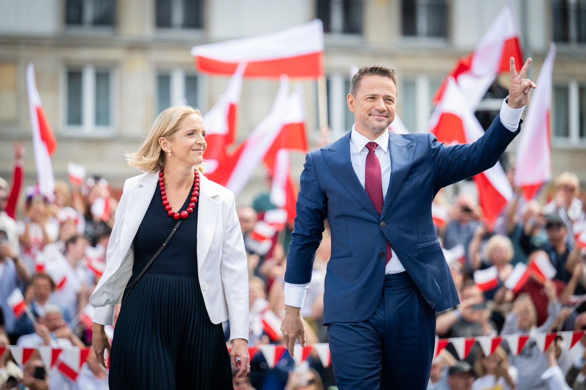 trzaskowski_'s tweet photo. Pół. Miliona. Ludzi. Którym chodzi o lepszą przyszłość. Którym chodzi o Polskę.

Dziś było nas bardzo wiele. Ale jest nas dużo więcej. Wy jesteście wielcy! I z Wami to się musi udać. Wygra cała Polska!

#Trzaskowski2025 #WygraCałaPolska #WielkiMarszPatriotów https://t.co/SaUIe4z8L0