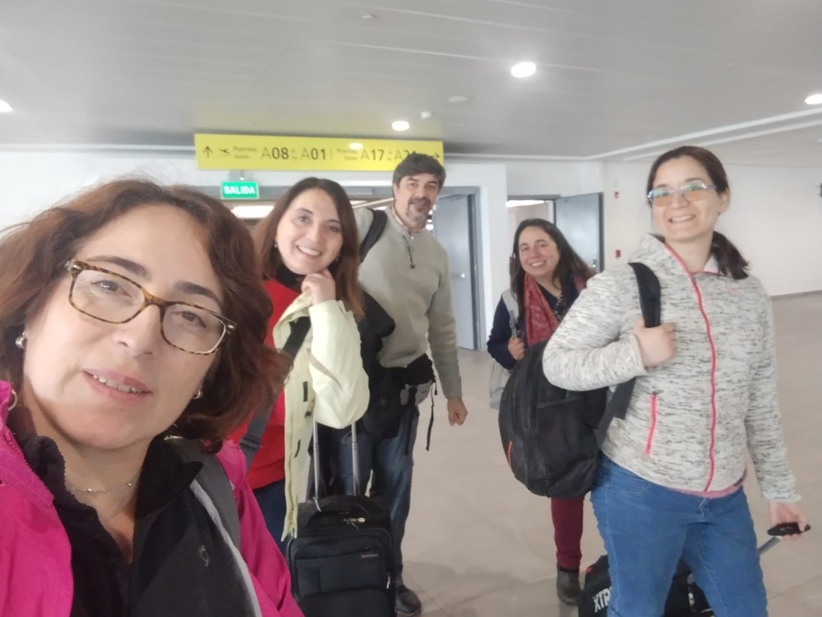 ✨¡Último viaje del proyecto #DEMIVOH a #RapaNui! Vamos con #CienciaCiudadana y <a href="/Mosquito_Alert/">Mosquito Alert</a>. Mañana comenzamos con las actividades.  Sigue nuestras RRSS para más información 😉
<a href="/ANID_Chile/">Agencia Nacional de Investigación y Desarrollo</a>
<a href="/uvalpochile/">Universidad de Valparaíso</a> 
<a href="/umcecl/">UMCE</a> 
<a href="/InstitutoIficc/">IFICC</a> 
#arbOHvirus #OneHealth